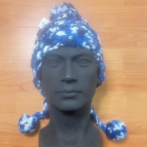 NWT BURTON GIRLS HAND KNIT NANA EARFLAP POM BEANIE IN HERON BLUE OS Mfg $25